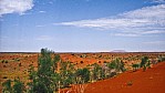 Uluru aus 30 km.jpg